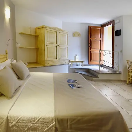 Couette-café I Graniti Sardi 3*